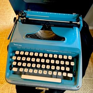 Remington personal
Writer sperry rand type writer
